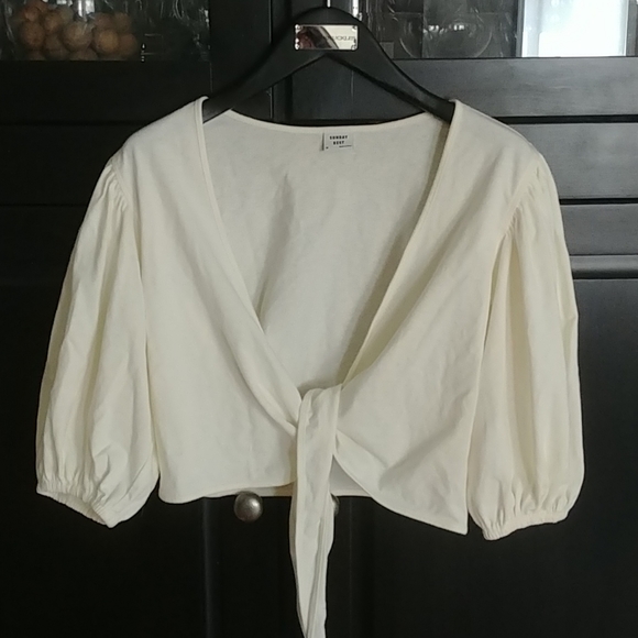 ARITZIA front tie mid length puff sleeve cream top - Picture 2 of 7